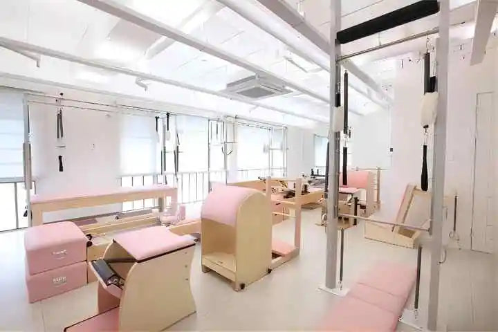 PR014 Professional Commercial Maple Wood Pilates Reformer Durable Sliding Bed Pink Studio Equipment