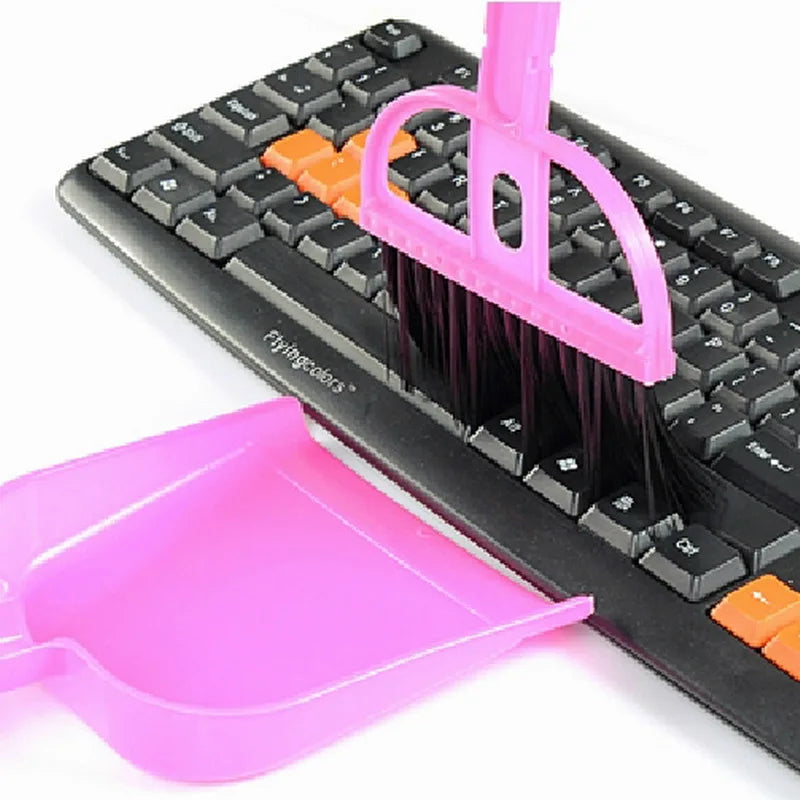 1 pcs Creative thicken plastic desk cleaning set mini desktop keyboard cleaning brush brush with a small broom dustpan