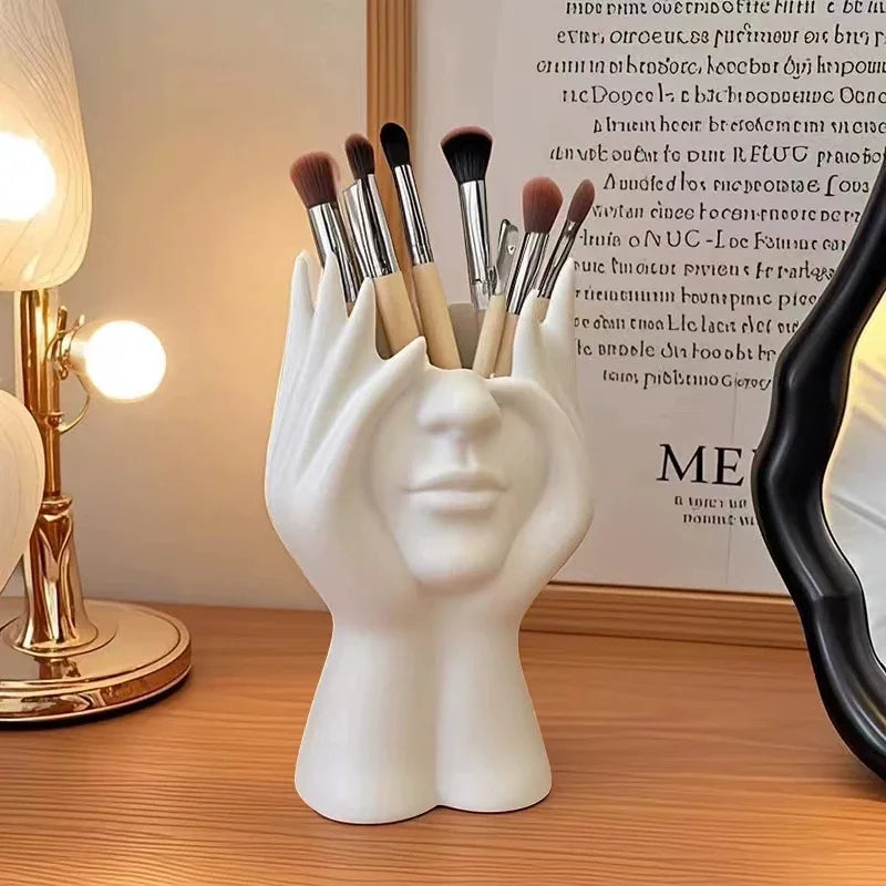 Desktop ornament, abstract facial art ornament, office decoration, high-end feeling, student pen holder, makeup brush, accessory