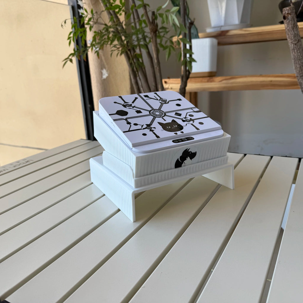 Automatic dog and cat feeder with dual sensing technology (RFID/IR) and customizable design