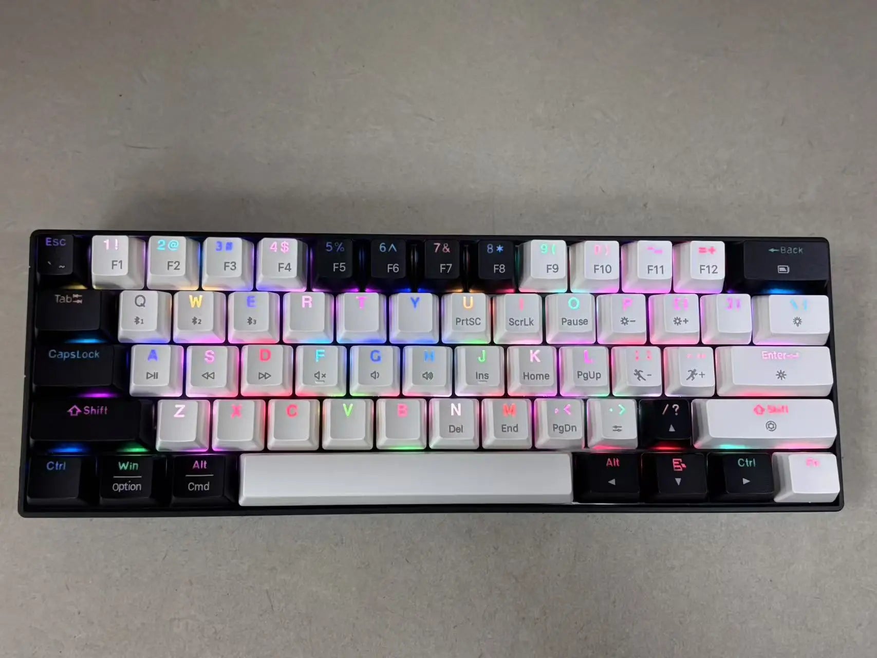 Wired Mechanical Keyboard Green Axis 68 Keys Hot-Swappable Side-Engraved Gradient E-Sports Gaming Keyboard