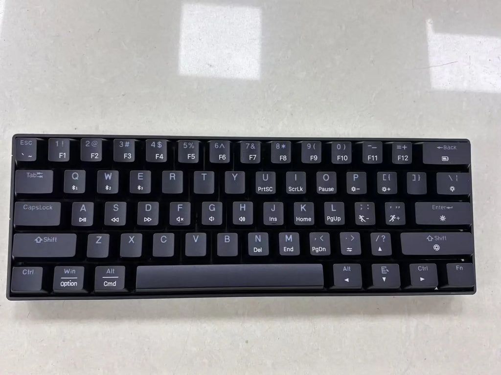 Wired Mechanical Keyboard Green Axis 68 Keys Hot-Swappable Side-Engraved Gradient E-Sports Gaming Keyboard
