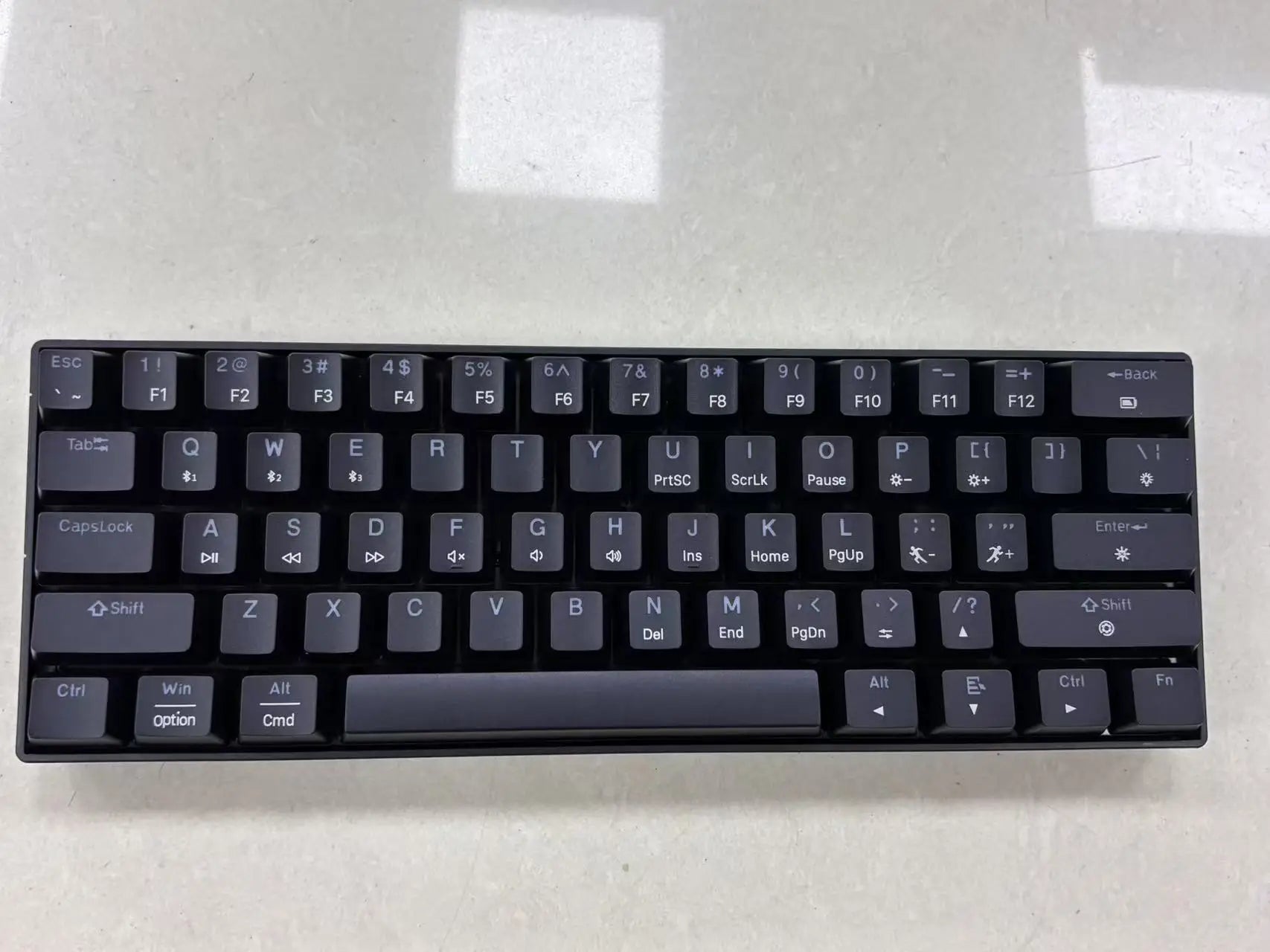 Wired Mechanical Keyboard Green Axis 68 Keys Hot-Swappable Side-Engraved Gradient E-Sports Gaming Keyboard