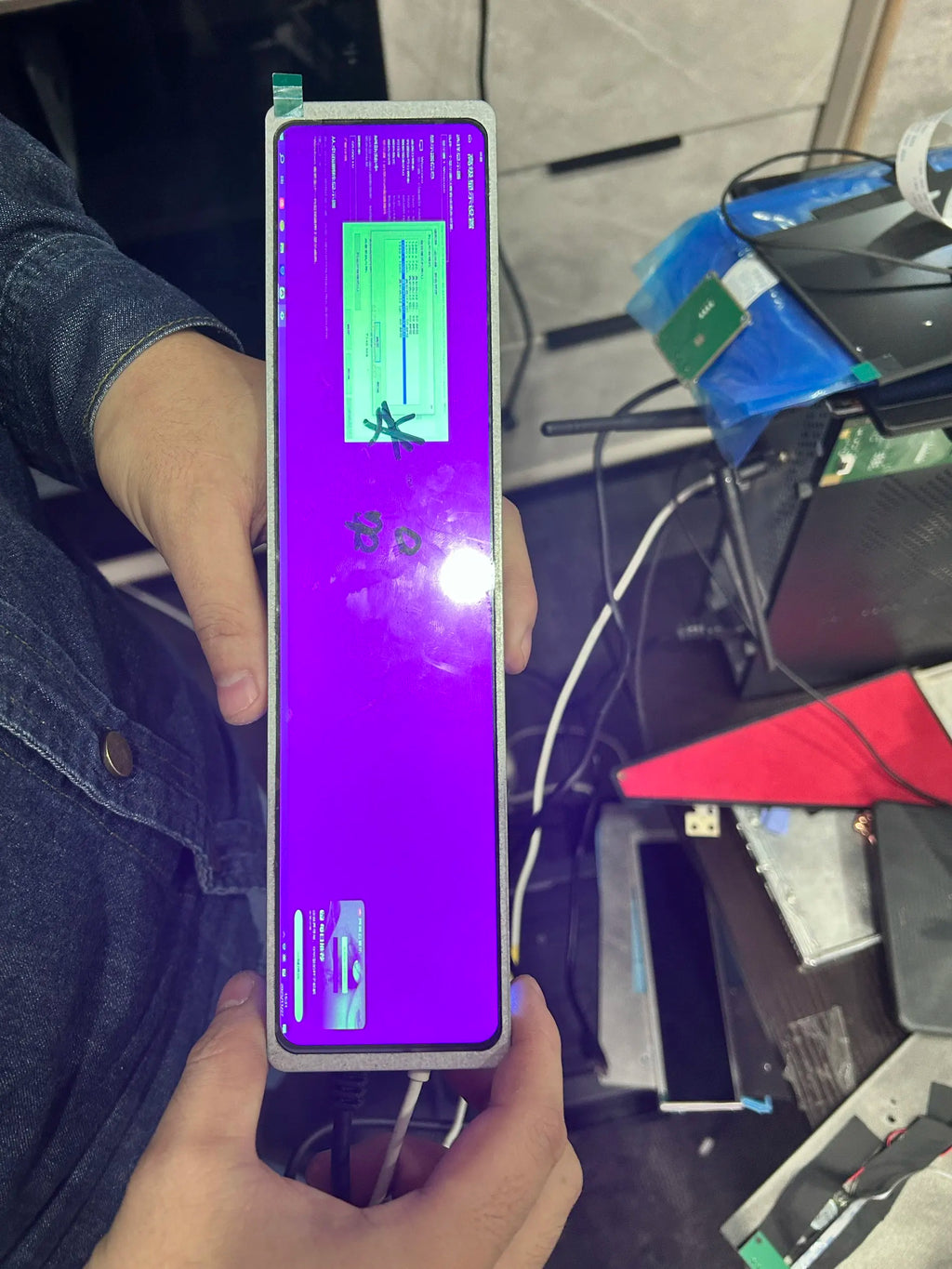 11.3'' Portable Monitor 440×1920 IPS Stretched Bar Display for GPU CPU Temperature Not compatible with AMD integrated graphics