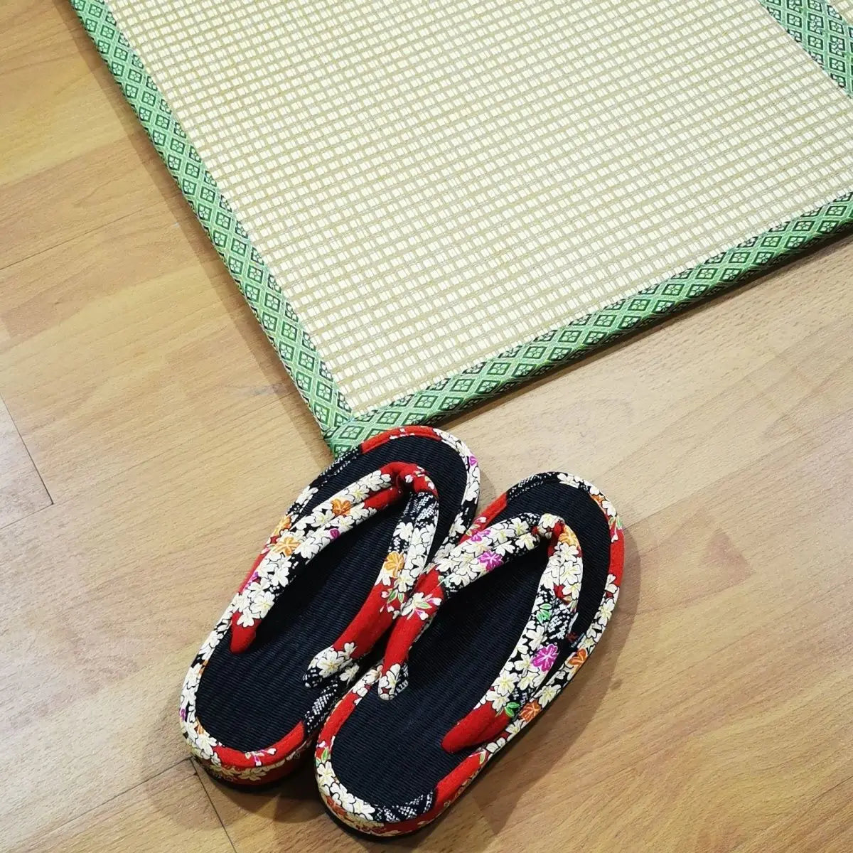 Foldable Tatami Mat for Yoga Meditation Bedding Eco-Friendly Coconut Fiber Core Portable Floor Cushion Multi-Use Floor Mattress