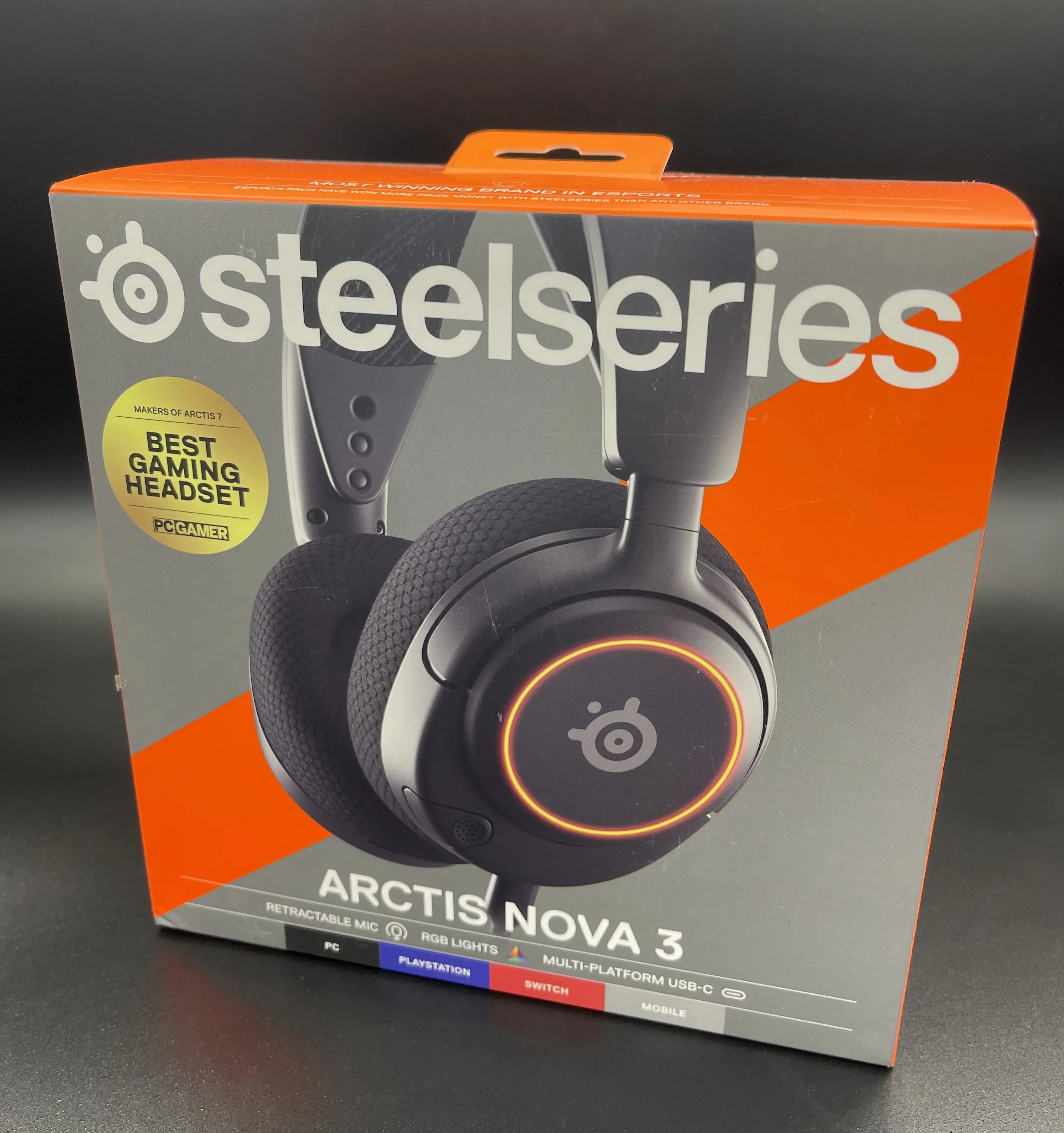 SteelSeries Arctis Nova 3 RGB Wired Gaming Headset the Lightweight Headphone with ClearCast Gen 2 Mic 360 Spatial Surround Sound