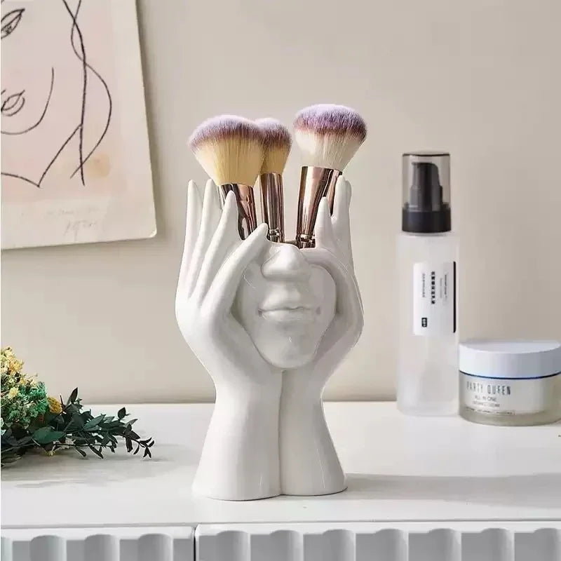 Desktop ornament, abstract facial art ornament, office decoration, high-end feeling, student pen holder, makeup brush, accessory