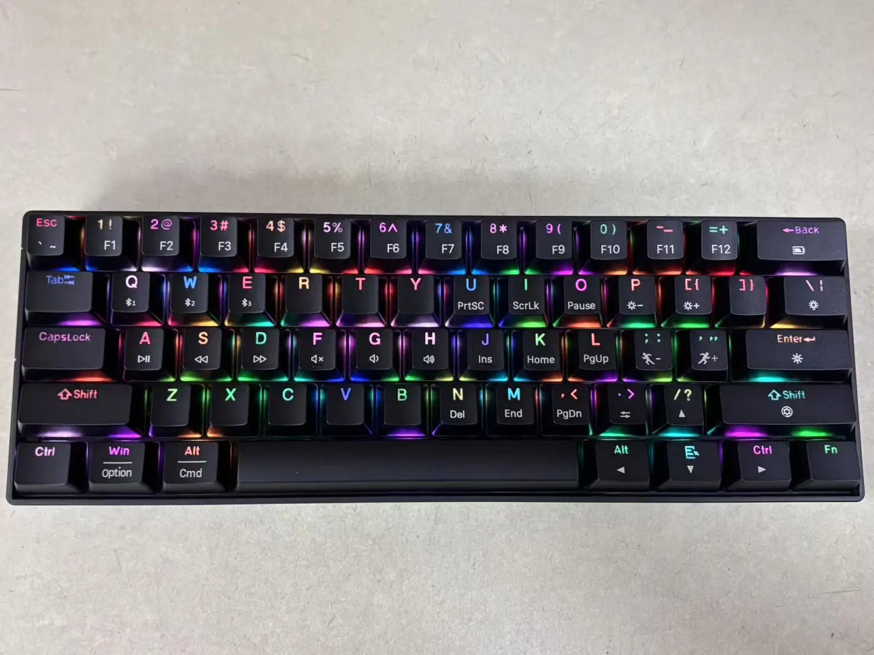 Wired Mechanical Keyboard Green Axis 68 Keys Hot-Swappable Side-Engraved Gradient E-Sports Gaming Keyboard